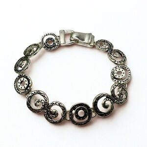 Silver Tone Circular Design Link Ladies Bracelet Fashion Jewelry